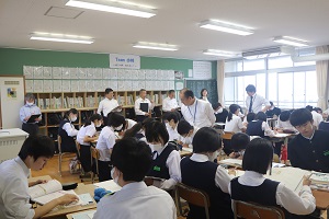 0528gakkouhoumonn3